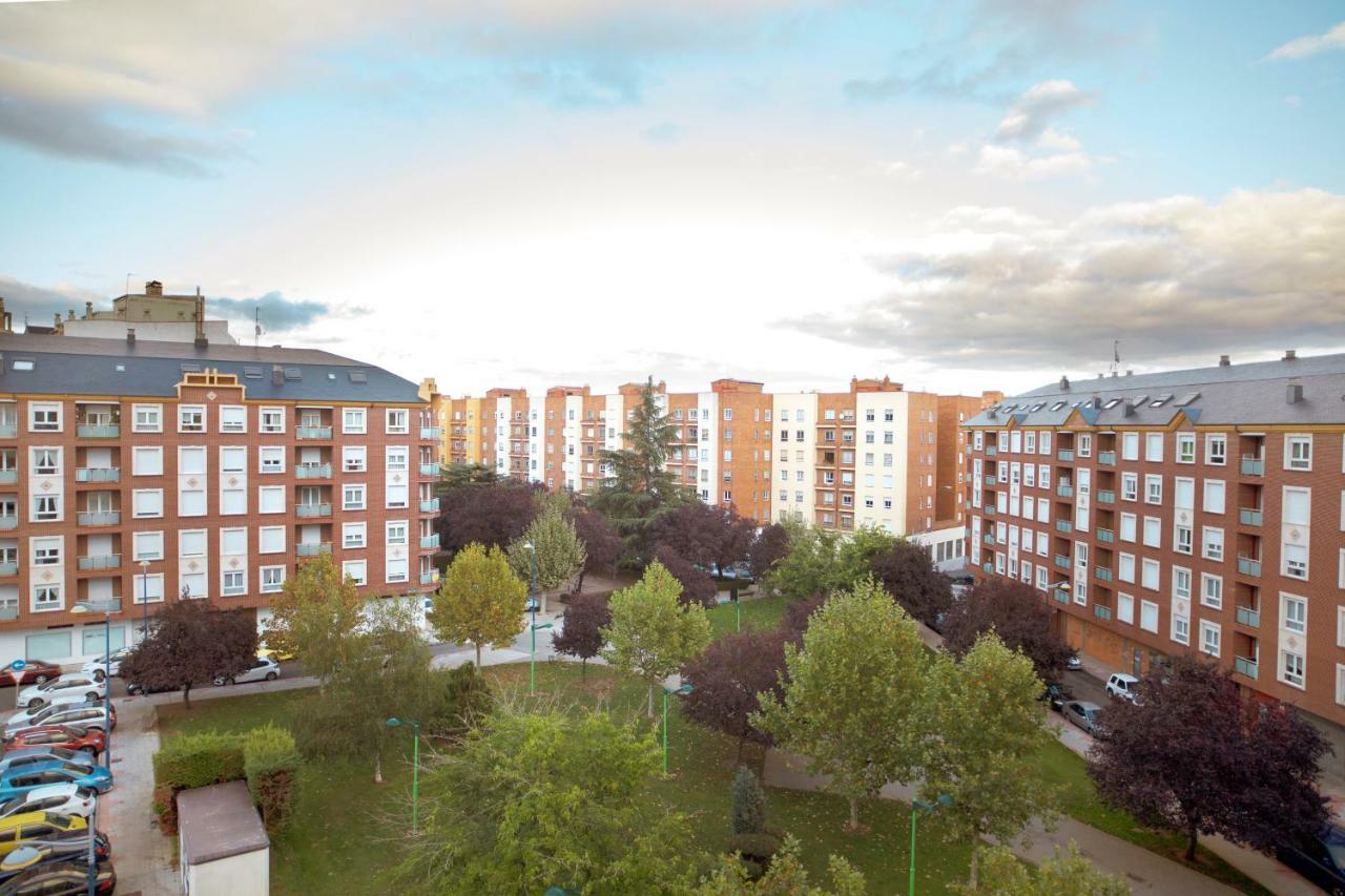 Апартаменти Housingleon - Conde Duplex Con Garaje Gratuito Екстер'єр фото